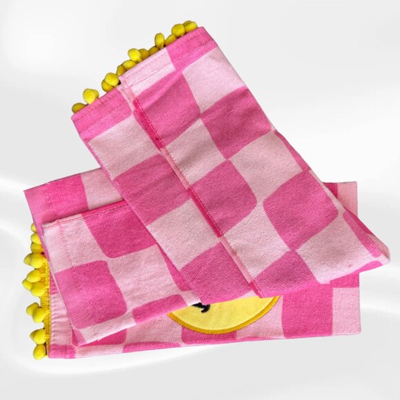 😊 2-Pack Pink Smiley Face Dish Towels – Cheerful Cotton Kitchen Decor - Picture 3 of 3